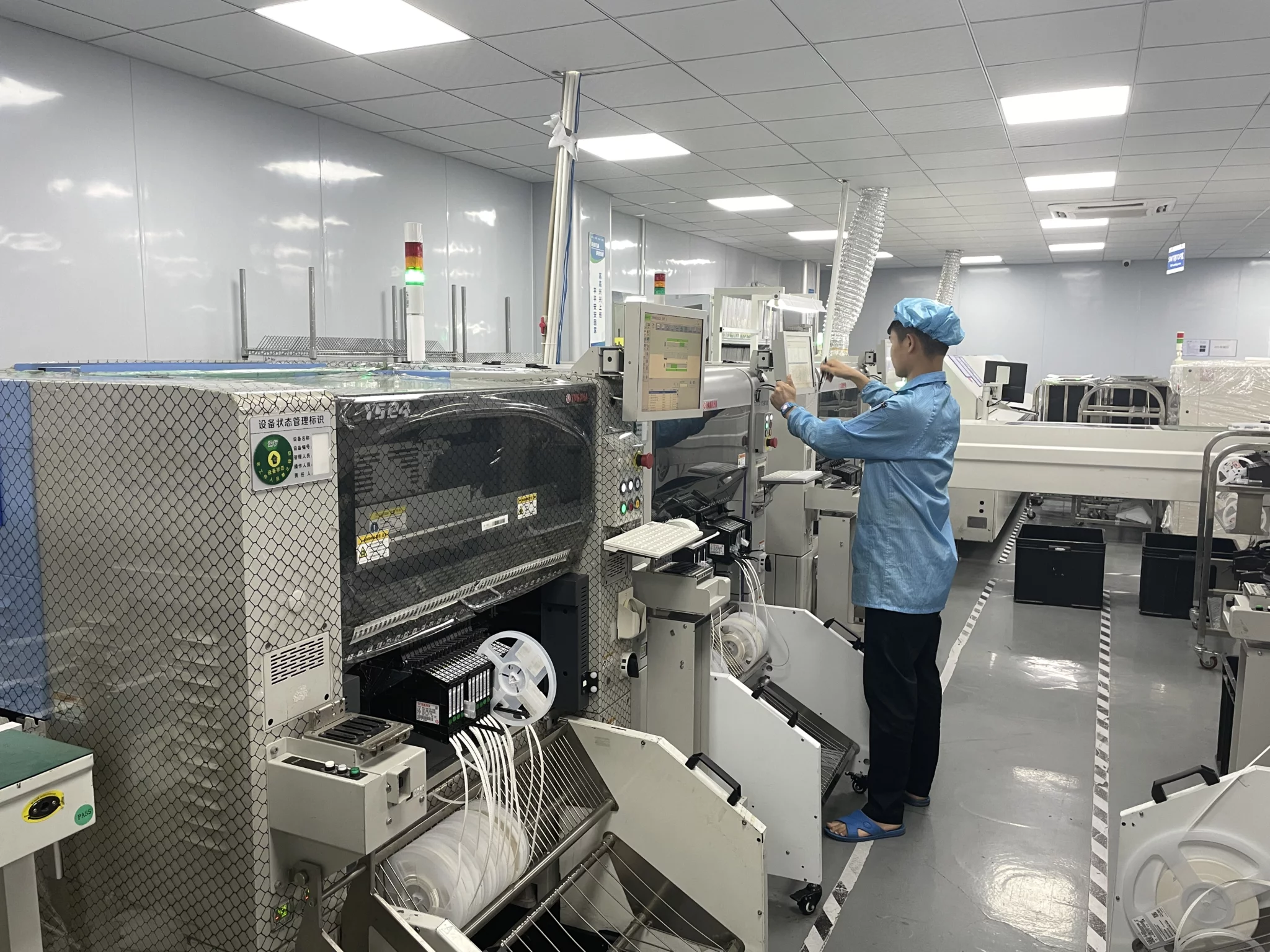 positioning terminal board in a shielded test fixture positioning terminal board in a shielded test fixture