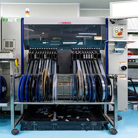 YAMAHA High-Speed Pick and Place Machine
