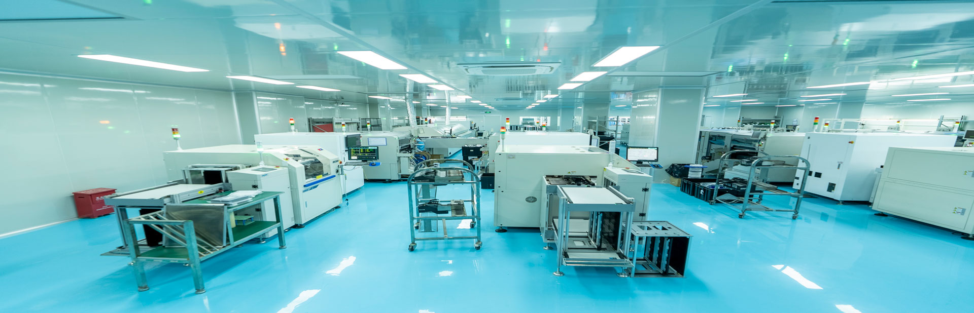 Inspection and test station checking assembled boards on the production line