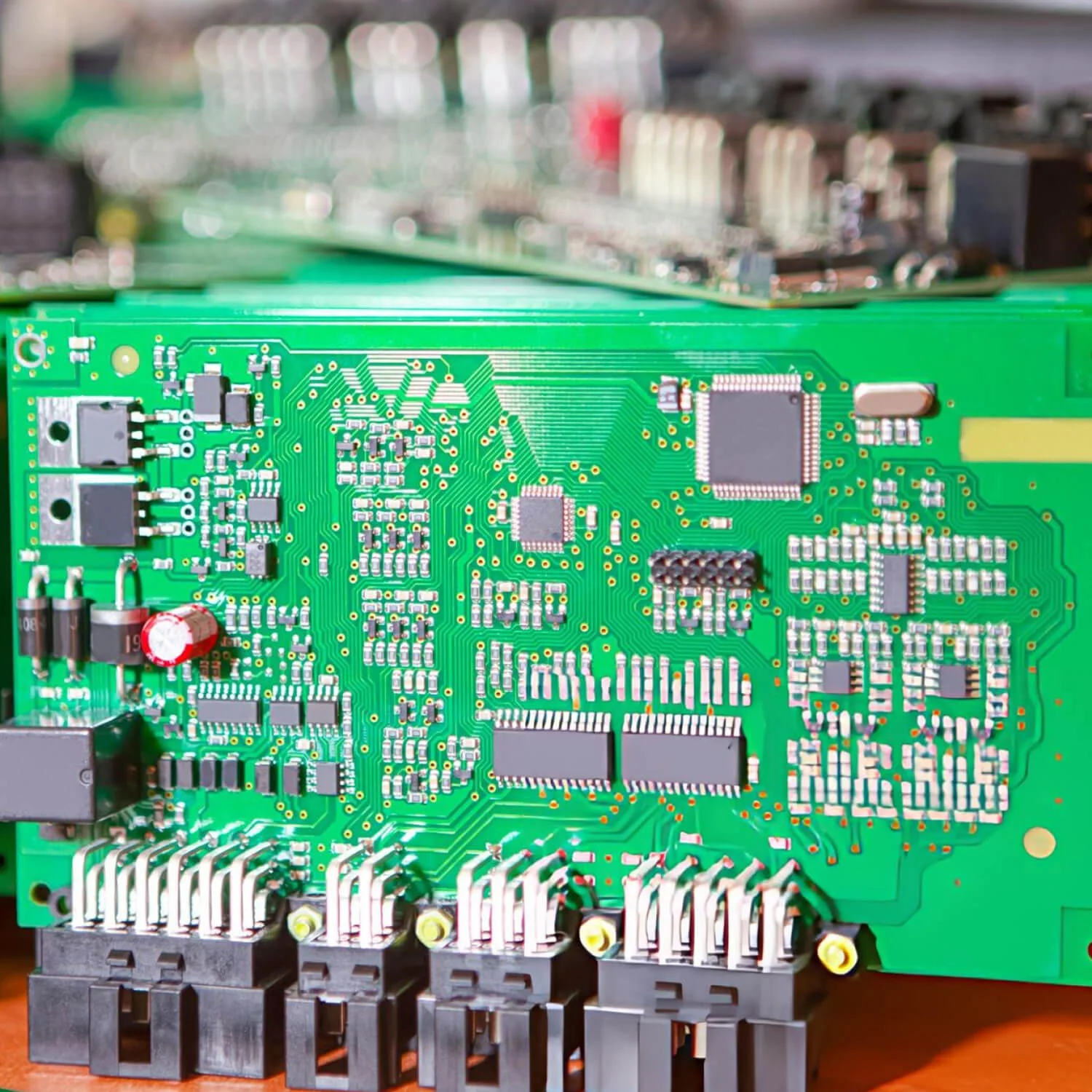 Inspection and test station checking assembled boards on the production line