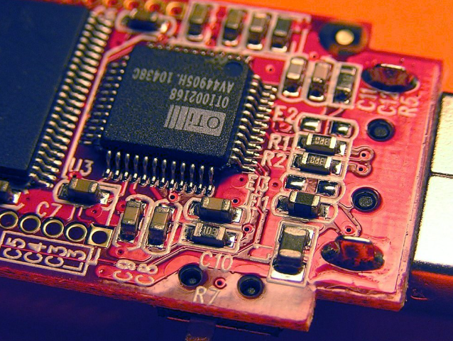 SMD vs Through-Hole Components
