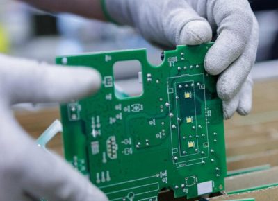 Through-Hole-vs-SMT-Assembly Through-Hole-vs-SMT-Assembly